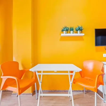 A 199m De La Playa Locos Appartement *