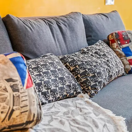 A 199m De La Playa Locos *